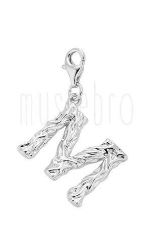 Zawieszka na karabińczyku literka M