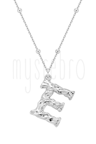 Naszyjnik z literką E